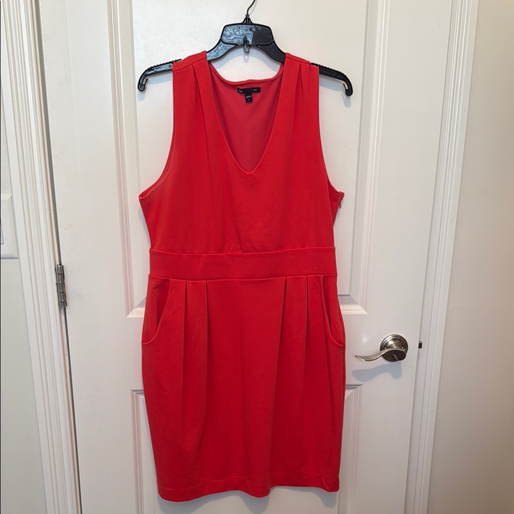 GAP more Orange than Red Sheath Mini Dress V-Neck Sleeveless